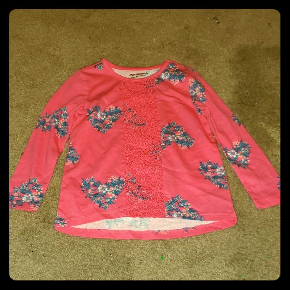 Floral lacy Arizona Jean Co hi low shirt